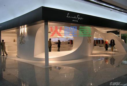 服装店的店铺招牌如何才足够吸引人