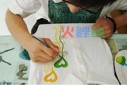 创意手绘T恤设计绘制是如何开始的