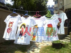 手绘t恤图案应该使用什么颜料来进行绘制呢