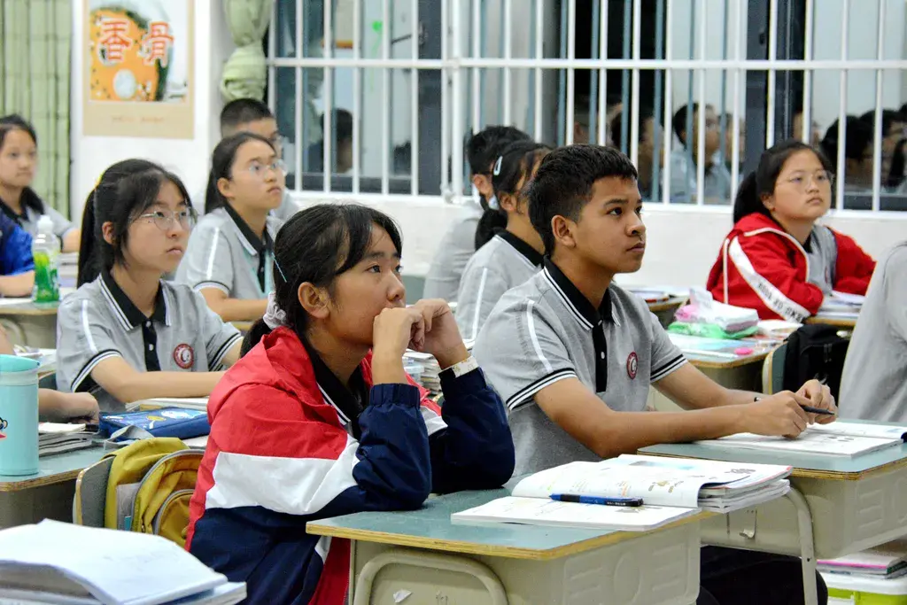 2017中学生时事政治报_中学生时事政治报高考版答案_中学生时事论坛活动