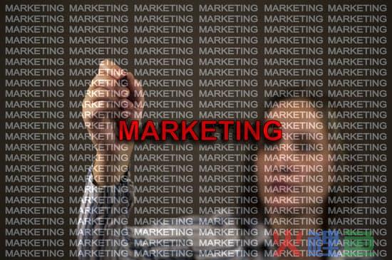 新媒体运营视频(新媒体运营告诉你，三个渠道方法学会获取视频剪辑素材)