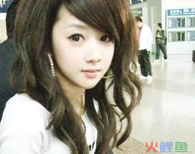 一场脸都看不清的直播228万人看！非主流在抖音上演文艺复兴