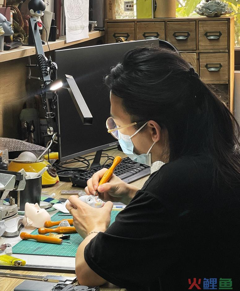 最“俊美”淘宝卖家，靠直播和短视频圈粉，上架秒光，年销3000万