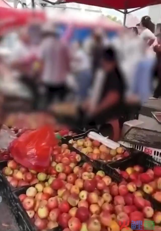 云南陆良县一“网红”被人当街刺死，当地人：双方结怨已久，相关部门：犯罪嫌疑人已被当场抓获 