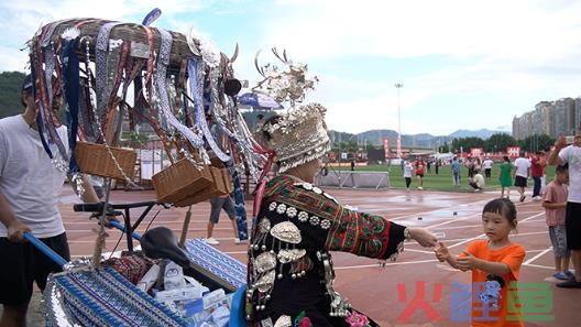 艺术公厕空降贵州村超，是艺术更是公益！