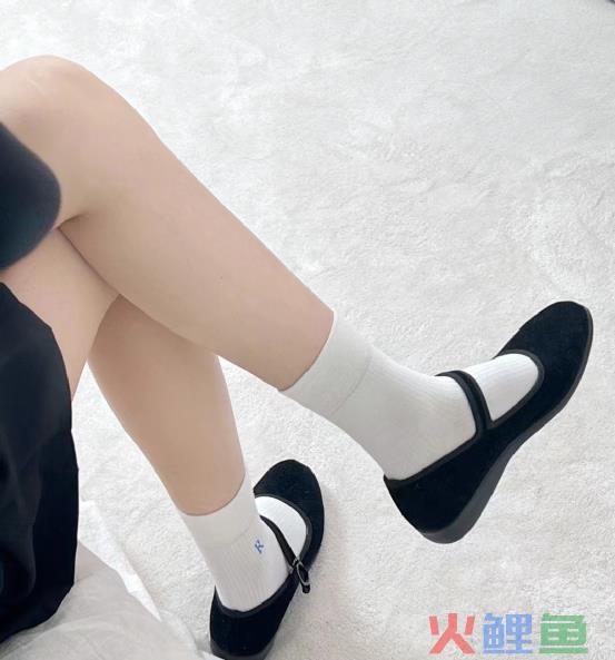 血洗小红书的“老头衫”，成就女高辣妹！