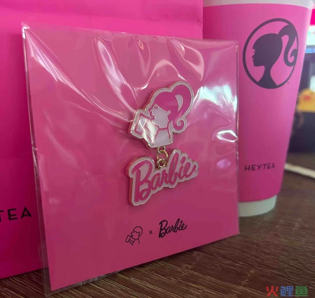 联名大火表情包惹争议，喜茶联名不香了？