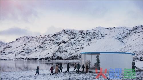 向世界展示科技与人文关怀 美的空调在冰岛搭建夏威夷海滩体验仓